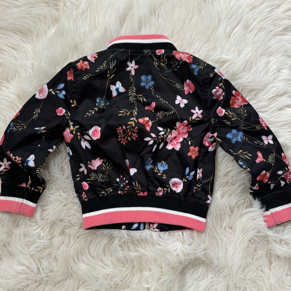Little girls’ jacket from Urban Republic (size 3) - Picture 3 of 5